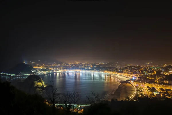 Donostia - San Sebastian, gece, İspanya