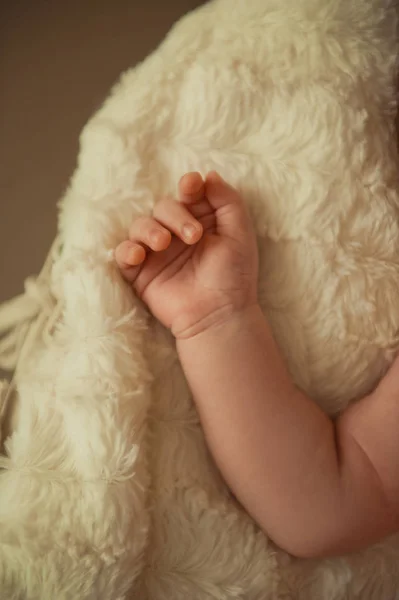 Çocuğun el. Bebeğin el — Stok fotoğraf