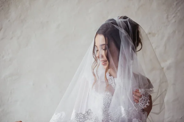 Potret Seorang Pengantin Yang Cantik Biaya Pagi Hari Rumah Pernikahan — Stok Foto