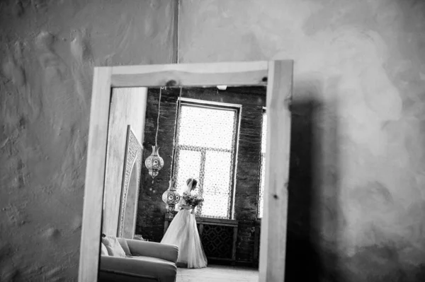 Bride Pink Dress Morning Waiting Groom Reflection Mirror Room Style — Stock Photo, Image