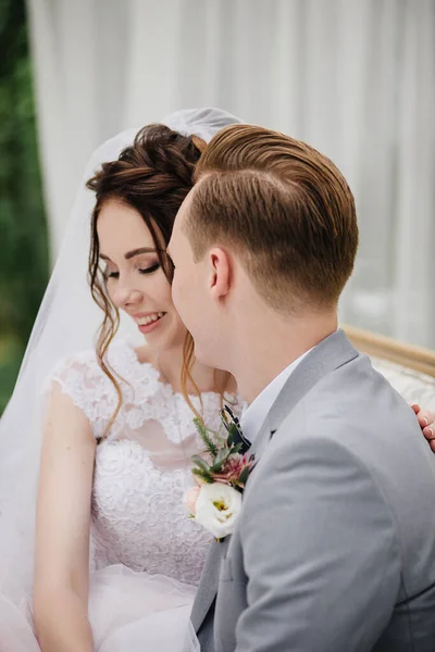 Bride Groom Sitting Beautiful Couch Gazebo Garden Kissing Close Portrait — Stock Photo, Image