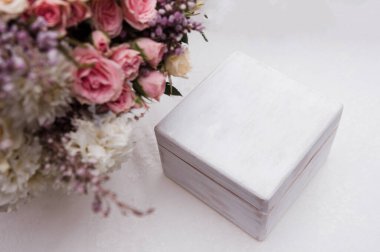 Yüzükler için düğün kutusu. Düğün detayları.