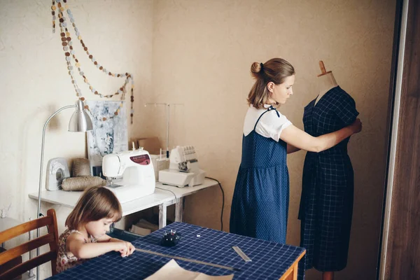 Mom Daughter Sew Clothes Together Pattern Dress — Stock Photo, Image