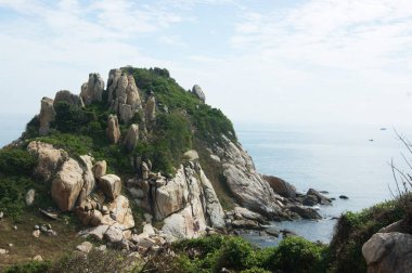 Vietnam 'daki dağ ve okyanus manzarası