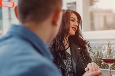 Şehirlerde aşıklar