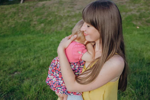 Mom and daughter — Stock Photo, Image