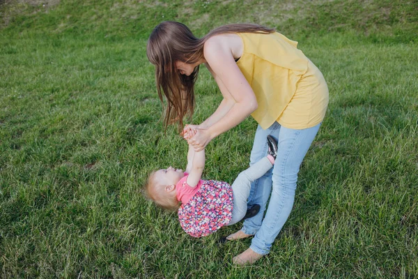 Mãe e filha — Fotografia de Stock