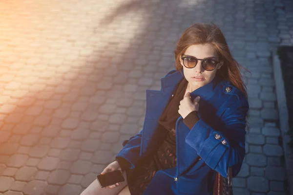 Lady för en promenad — Stockfoto