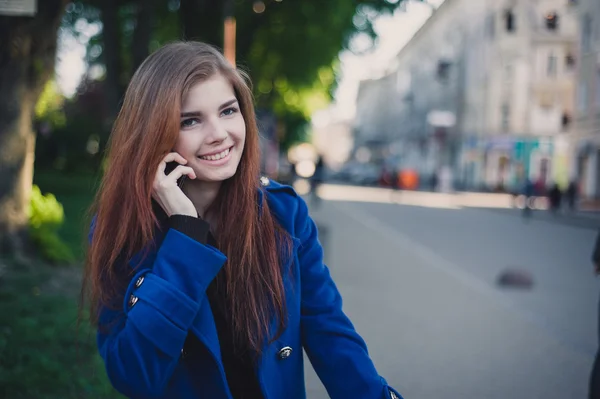 Lady for a walk — Stock Photo, Image