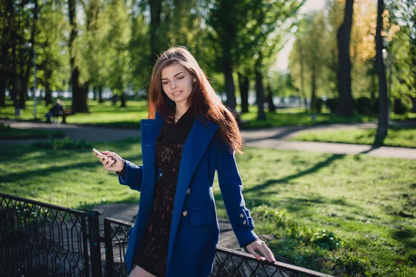 Lady for a walk — Stock Photo, Image