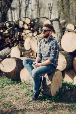 Adam aracı ve gözlük