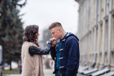 kaç bahar aşk içinde