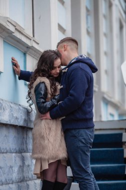 kaç bahar aşk içinde