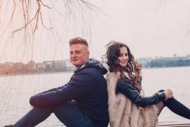 kaç bahar aşk içinde