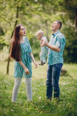 Aile bir yürüyüş