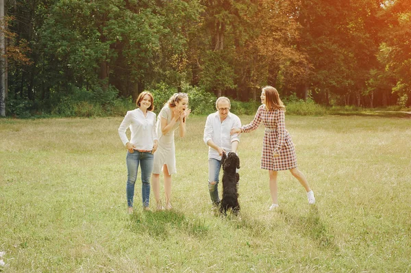 Familia feliz HD — Foto de Stock