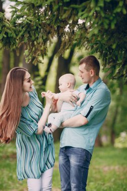 Aile bir yürüyüş