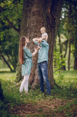 Aile bir yürüyüş