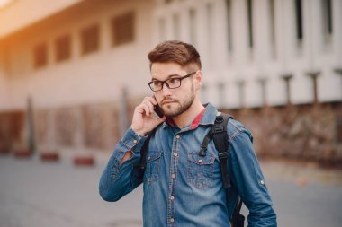 kulaklıklar ile adam