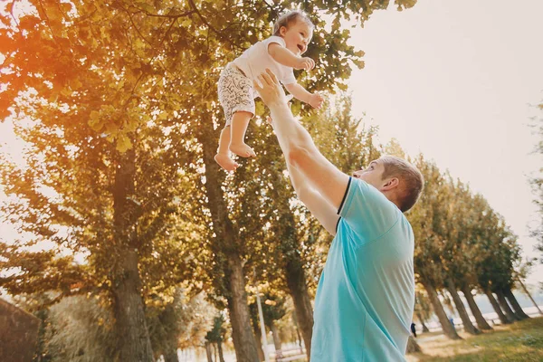 Família feliz HD — Fotografia de Stock