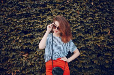 Üç kız bir yürüyüş