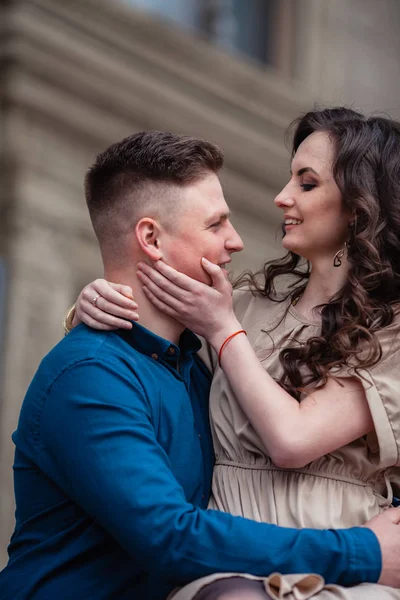 Couple in love on spring — Stock Photo, Image