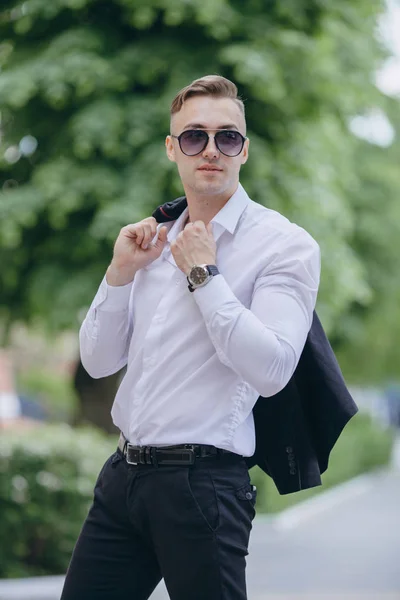 Businessman on walk — Stock Photo, Image