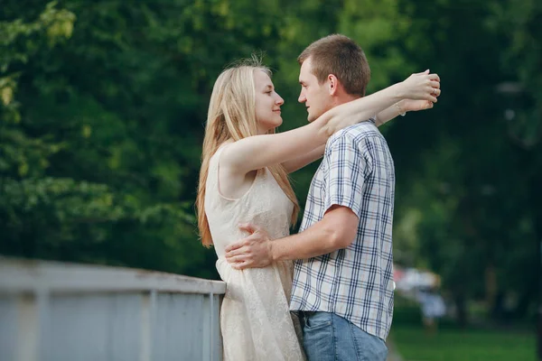 Birbirine aşık çift