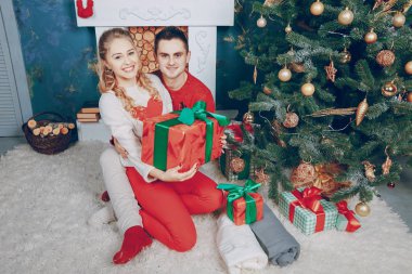 sevgi dolu çift Noel ağacı süsleme