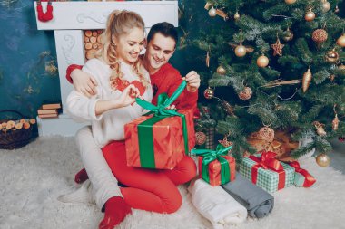 sevgi dolu çift Noel ağacı süsleme