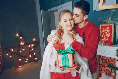 sevgi dolu çift Noel ağacı süsleme