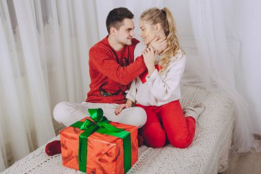 sevgi dolu çift Noel ağacı süsleme