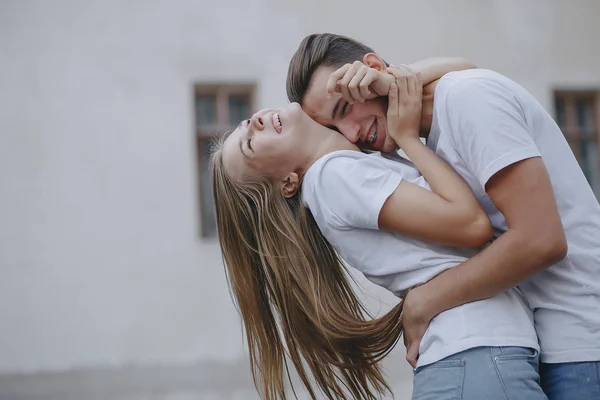 História de amor ao ar livre — Fotografia de Stock