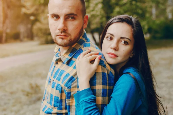 História de amor ao ar livre — Fotografia de Stock