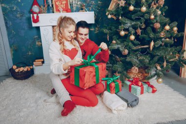 sevgi dolu çift Noel ağacı süsleme