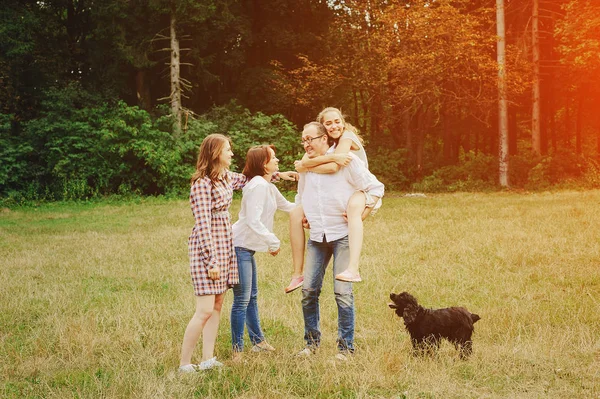Familia feliz HD —  Fotos de Stock