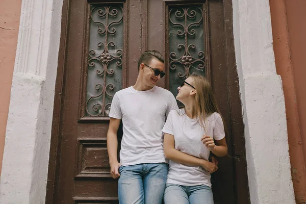 História de amor ao ar livre — Fotografia de Stock