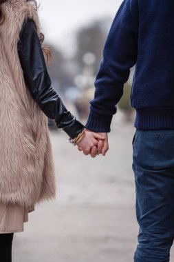 kaç bahar aşk içinde