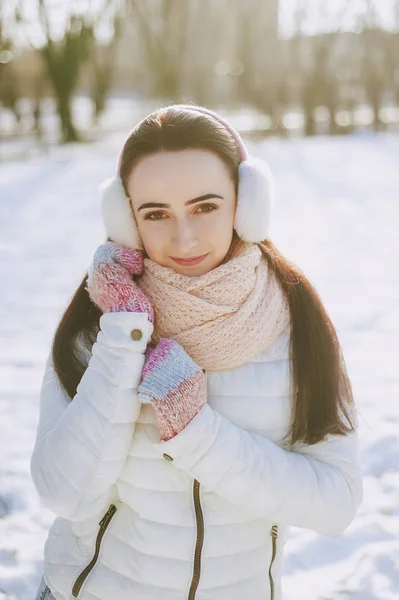 Paar auf Spaziergang — Stockfoto