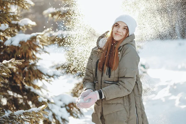 Girl in o park — Stock Photo, Image