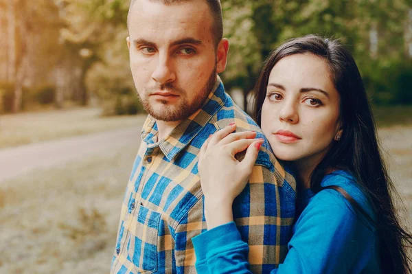 História de amor ao ar livre — Fotografia de Stock