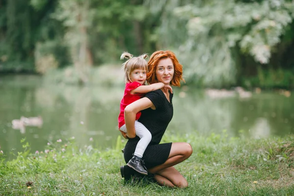 Mom and daughte — Stock Photo, Image