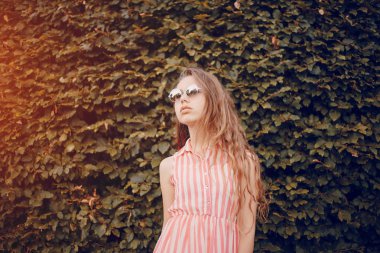 Üç kız bir yürüyüş