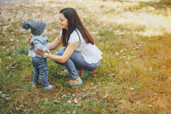 Mamma con figlia — Foto Stock