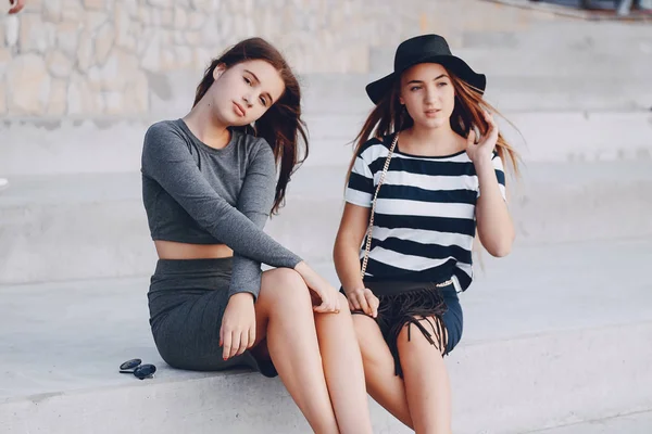 Dwie piękne dziewczyny — Zdjęcie stockowe