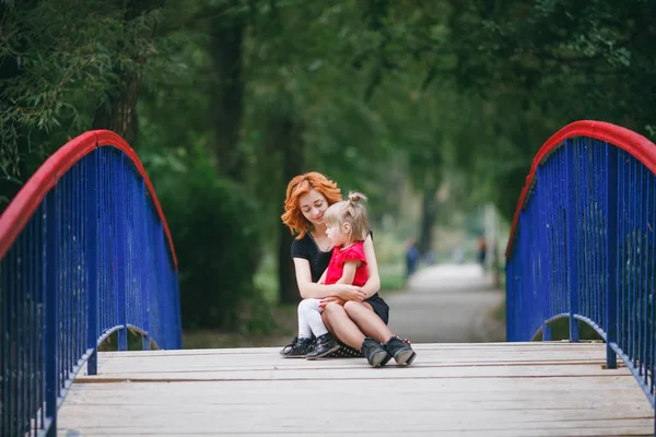 Mom and daughte — Stock Photo, Image