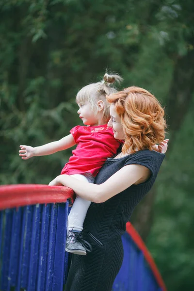 Mom and daughte — Stock Photo, Image