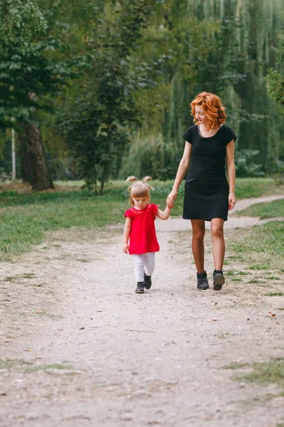 Mutter und Tochter — Stockfoto