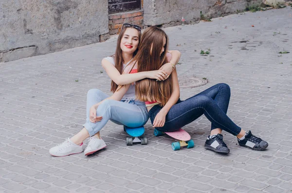 Menina com patins — Fotografia de Stock