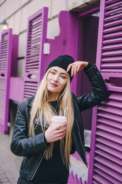 Belles filles de mode en plein air — Photo